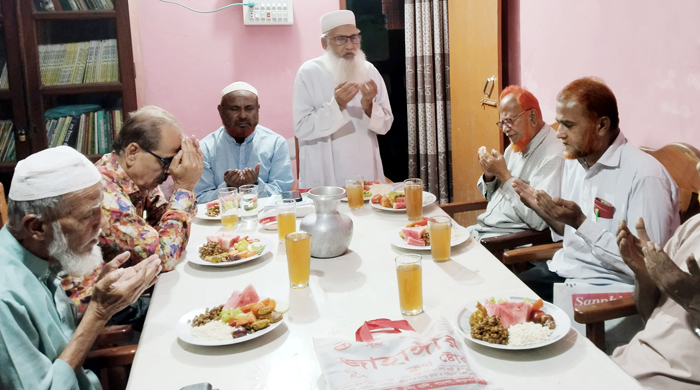 পাংশায় সাহিত্য উন্নয়ন পরিষদের উদ্যোগে ইফতার অনুষ্ঠিত